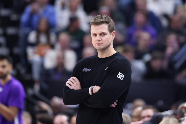 韩旭表现突出，李月汝境遇尴尬，WNBA双塔现状对比明显